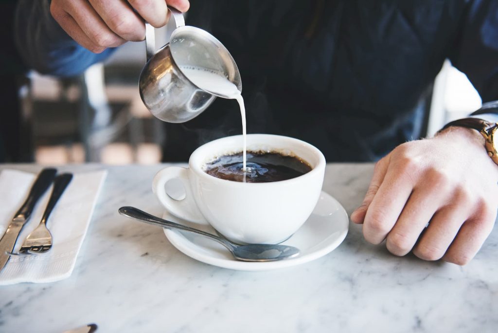 Café com Leite: Benefícios, Dicas de Preparado e Receitas - ReviewCafé